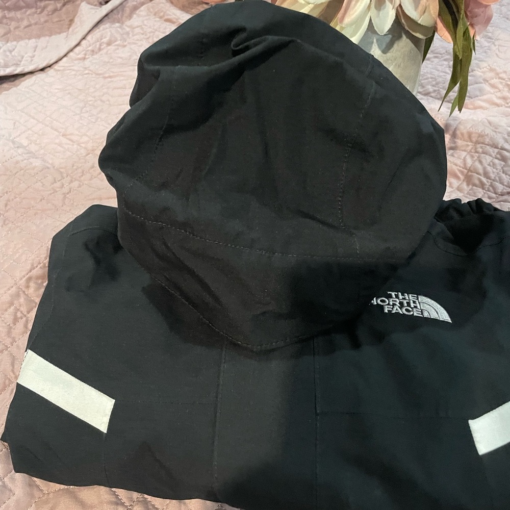 North face boys Hyvent windbreaker excellent gently use condition